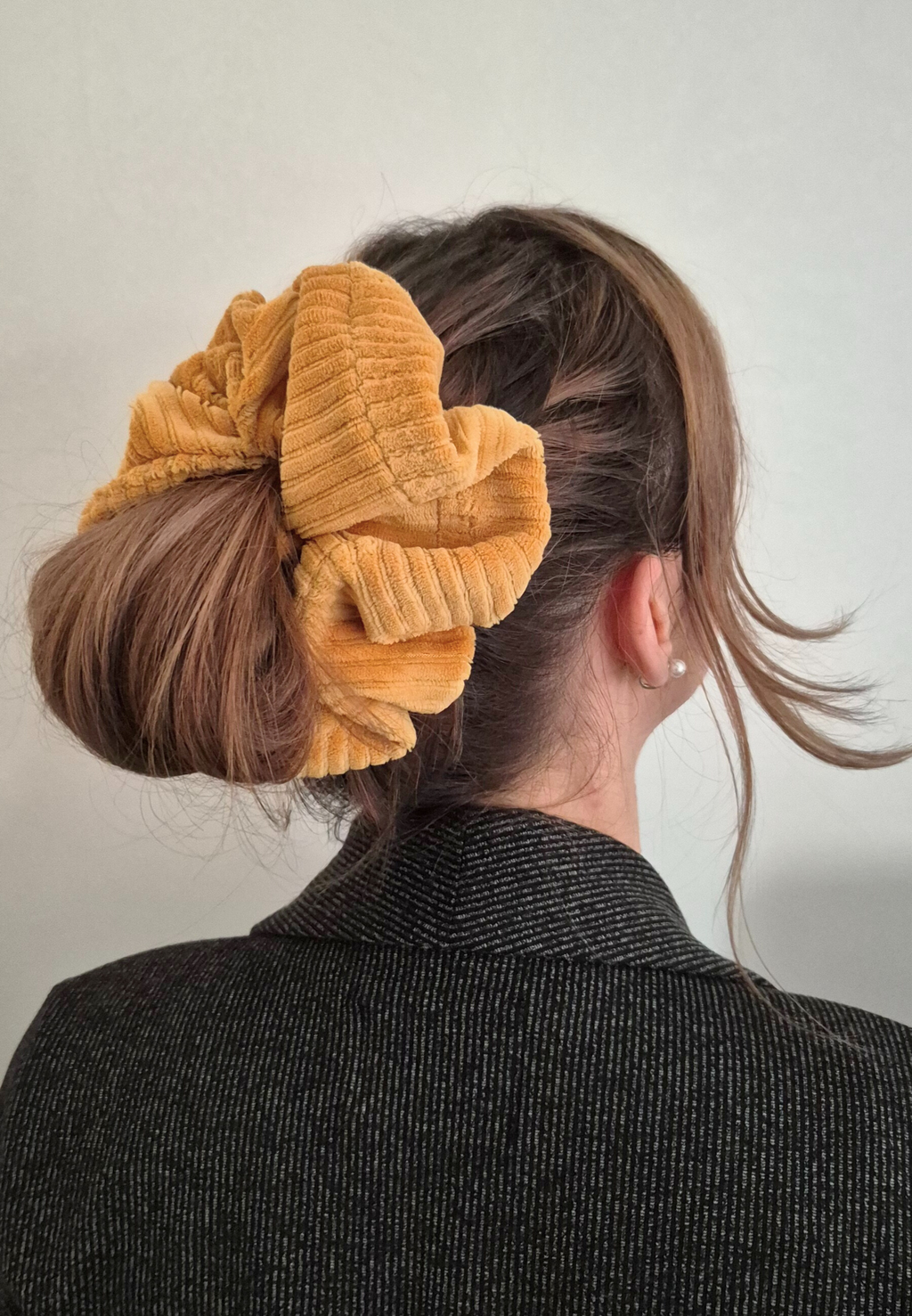 XXL Ribbed Velvet Scrunchie Geel – Zacht, Luxe & Vrolijk