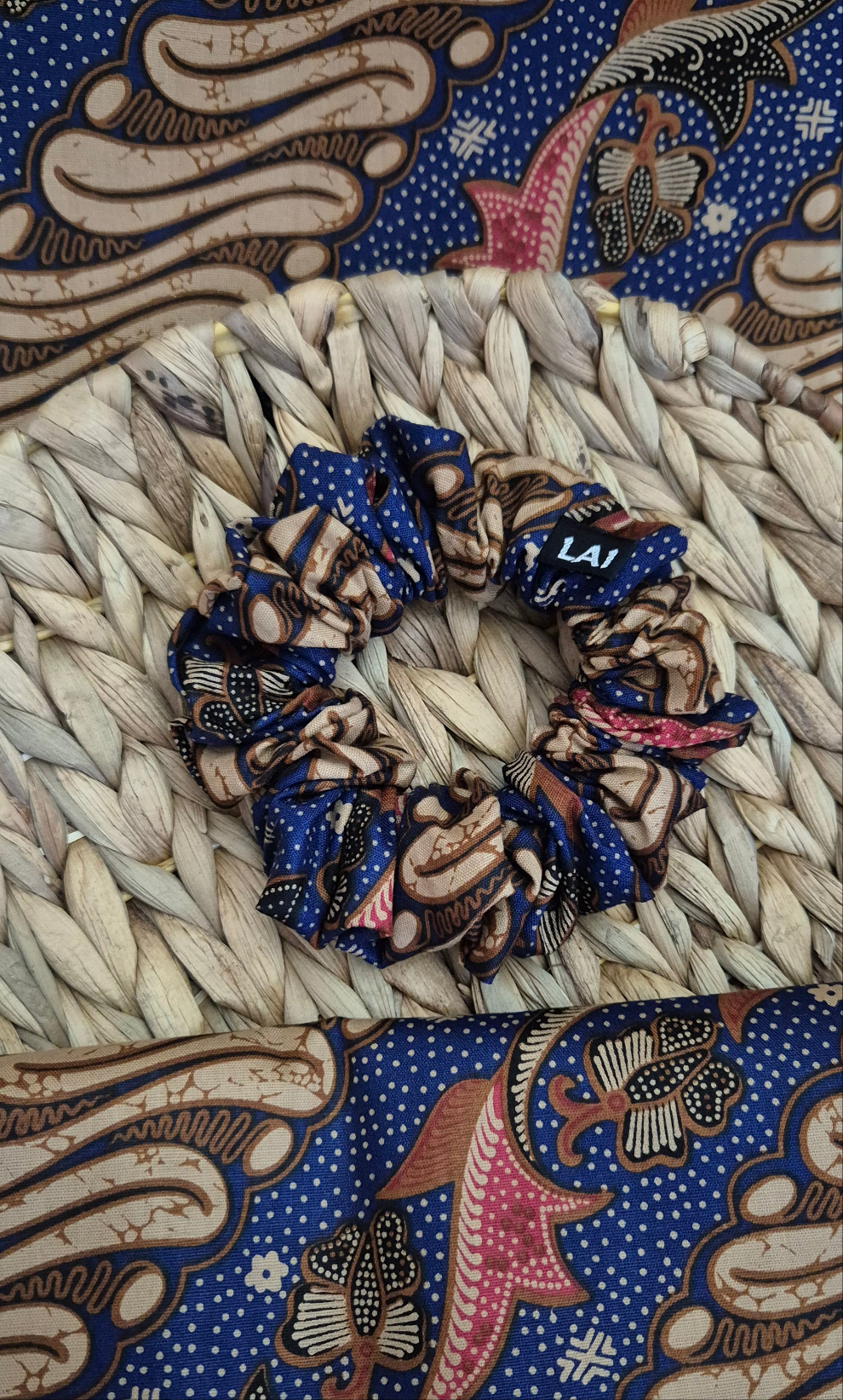 Batik scrunchie Bulan Laut