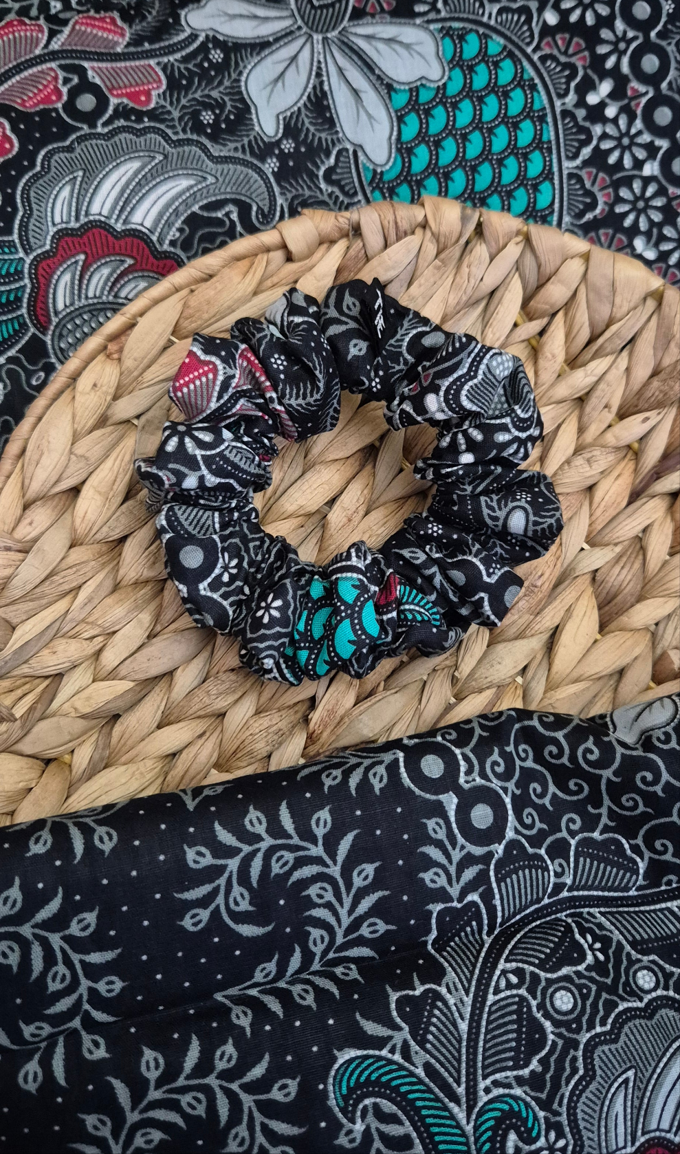 Batik Scrunchie Bulan Sari
